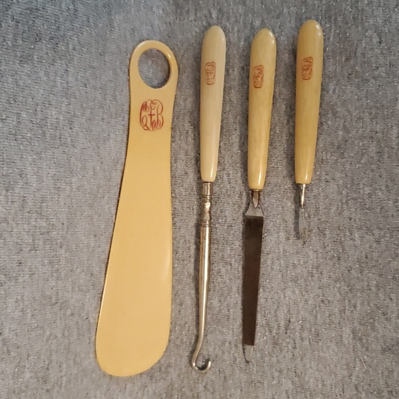 Vintage 1900's Celluloid Vanity Dresser Travel Set - Picture 2 of 16